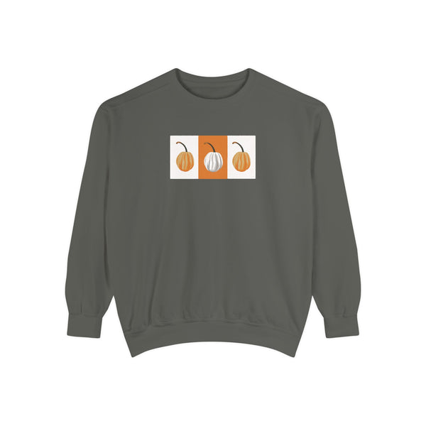 Copy of Cozy Autumn Pumpkin Sweatshirt, Unisex Fall Apparel, Perfect for Thanksgiving, Halloween Sweatshirt, Casual Pumpkin Design
