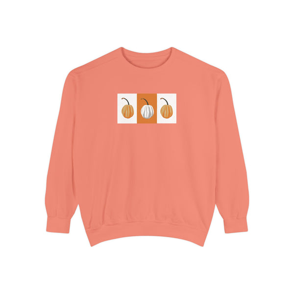 Cozy Autumn Pumpkin Sweatshirt, Unisex Fall Apparel, Perfect for Thanksgiving, Halloween Sweatshirt, Casual Pumpkin Design